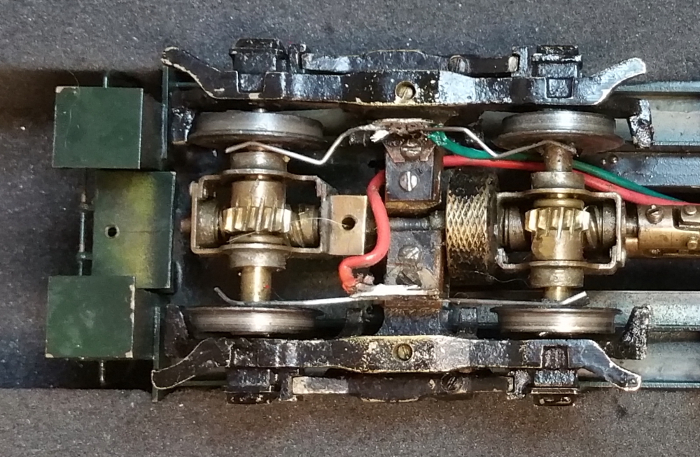 Diesel Switcher Chassis with Mystery Gearbox 02.jpg
