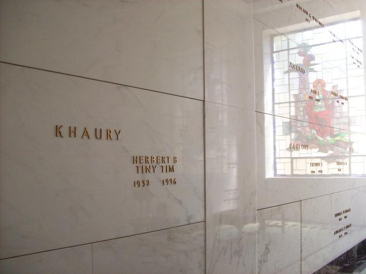 Tiny Tim tomb at Lakewood Mausoleum Minneapolis MN.JPG